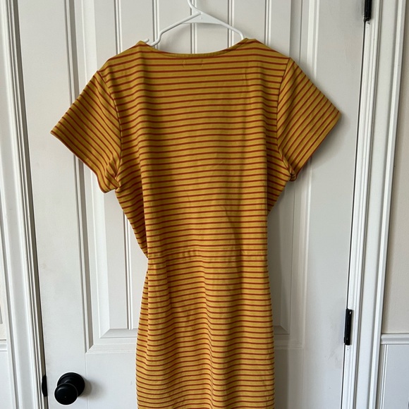 Roolee casual tie waist dress. Size L. Pockets. Quality fabric and color palette - Picture 6 of 6